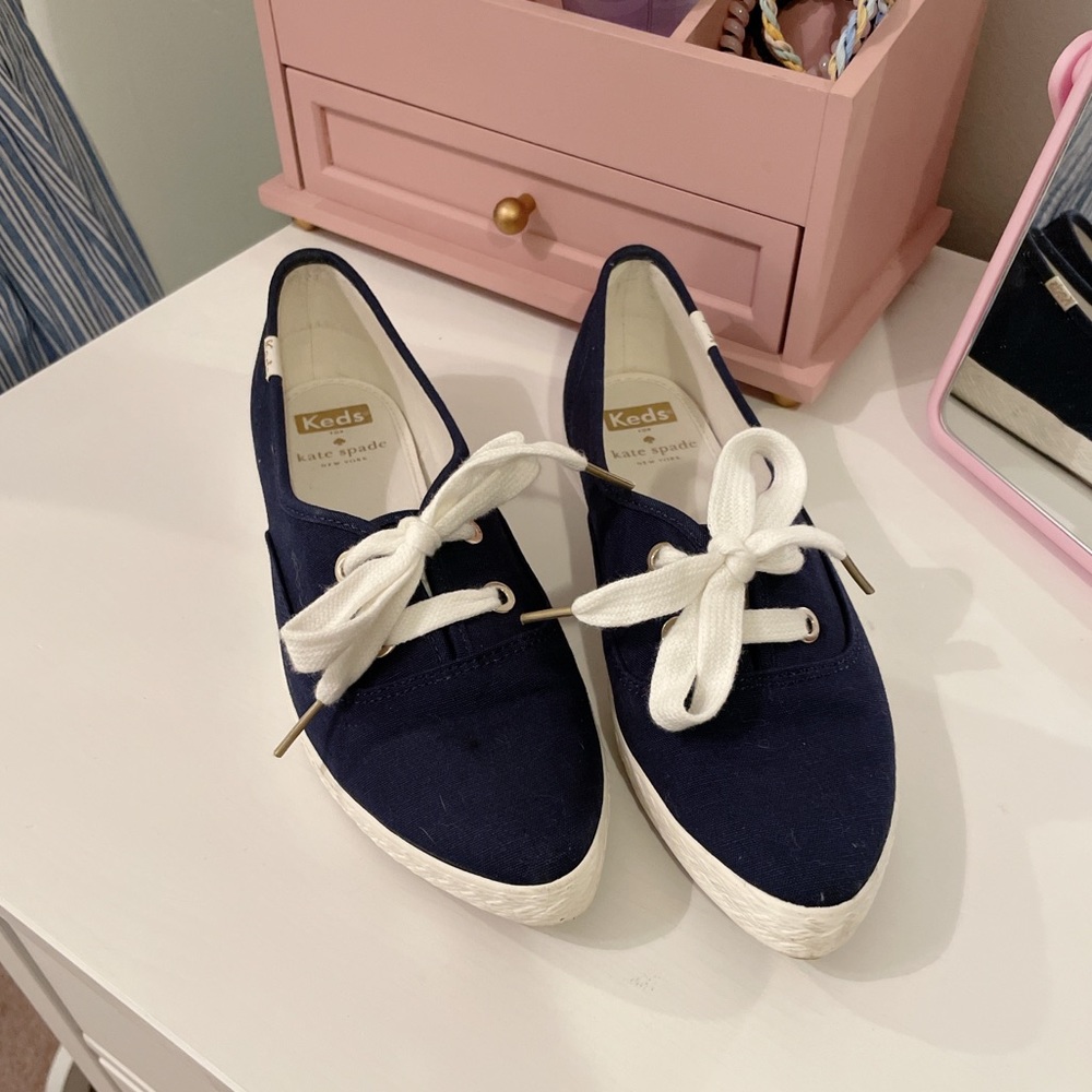 Kate spade Keds pointed navy sneakers 8.5
